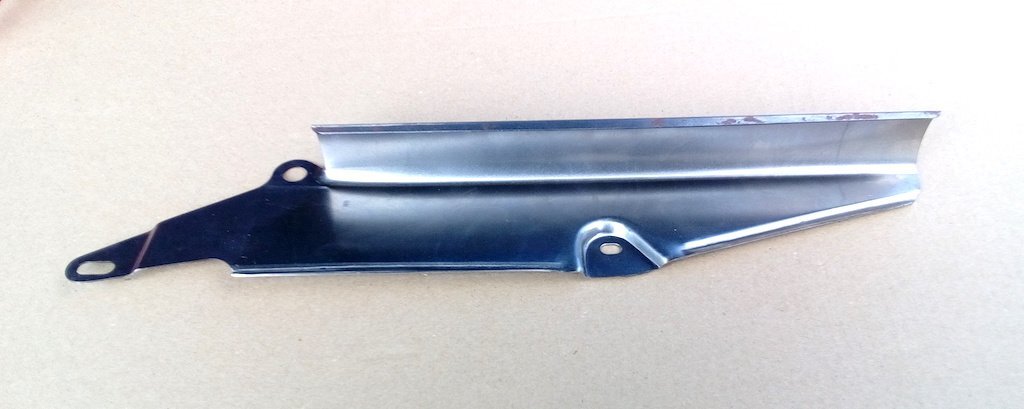 Chain cover - Jawa Pérák - lower, mounted on toolbox