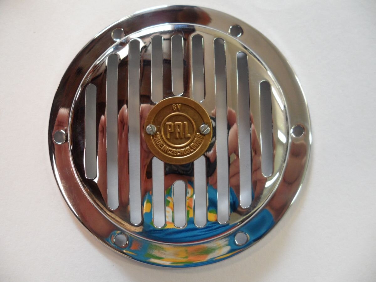 Chrome Horn Grille Jawa Kývačka Gold Badge