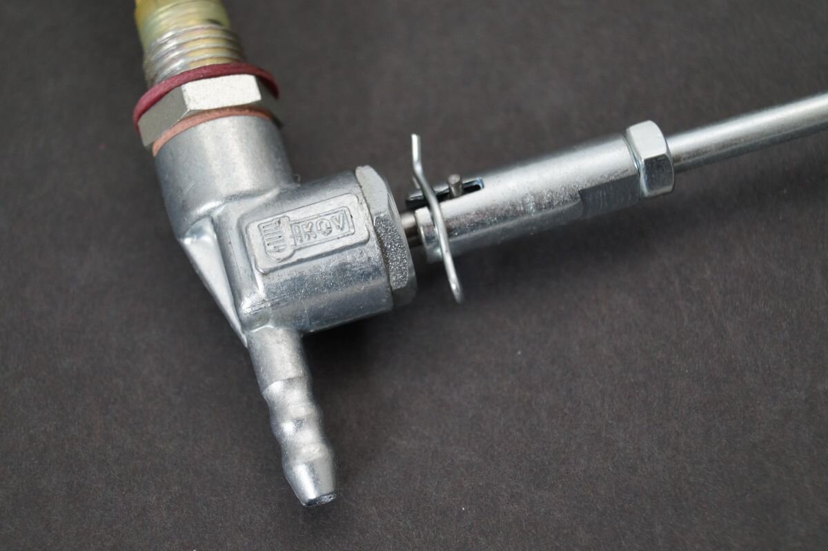 Fuel tap with control ČZ 502 505