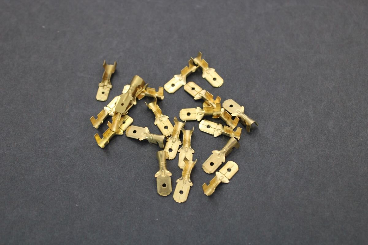 Flat Connector Male 2.5mm Brass