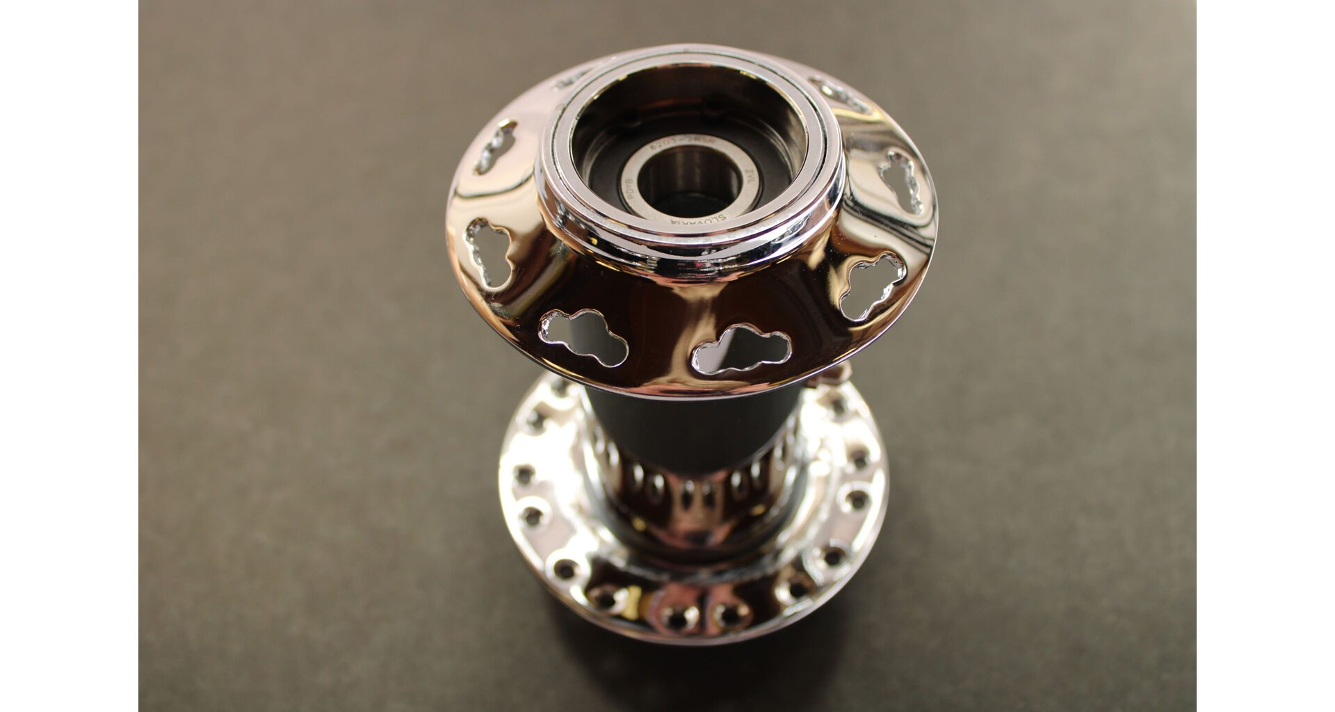 Jawa Pérák wheel hub complete, chrome, FJ