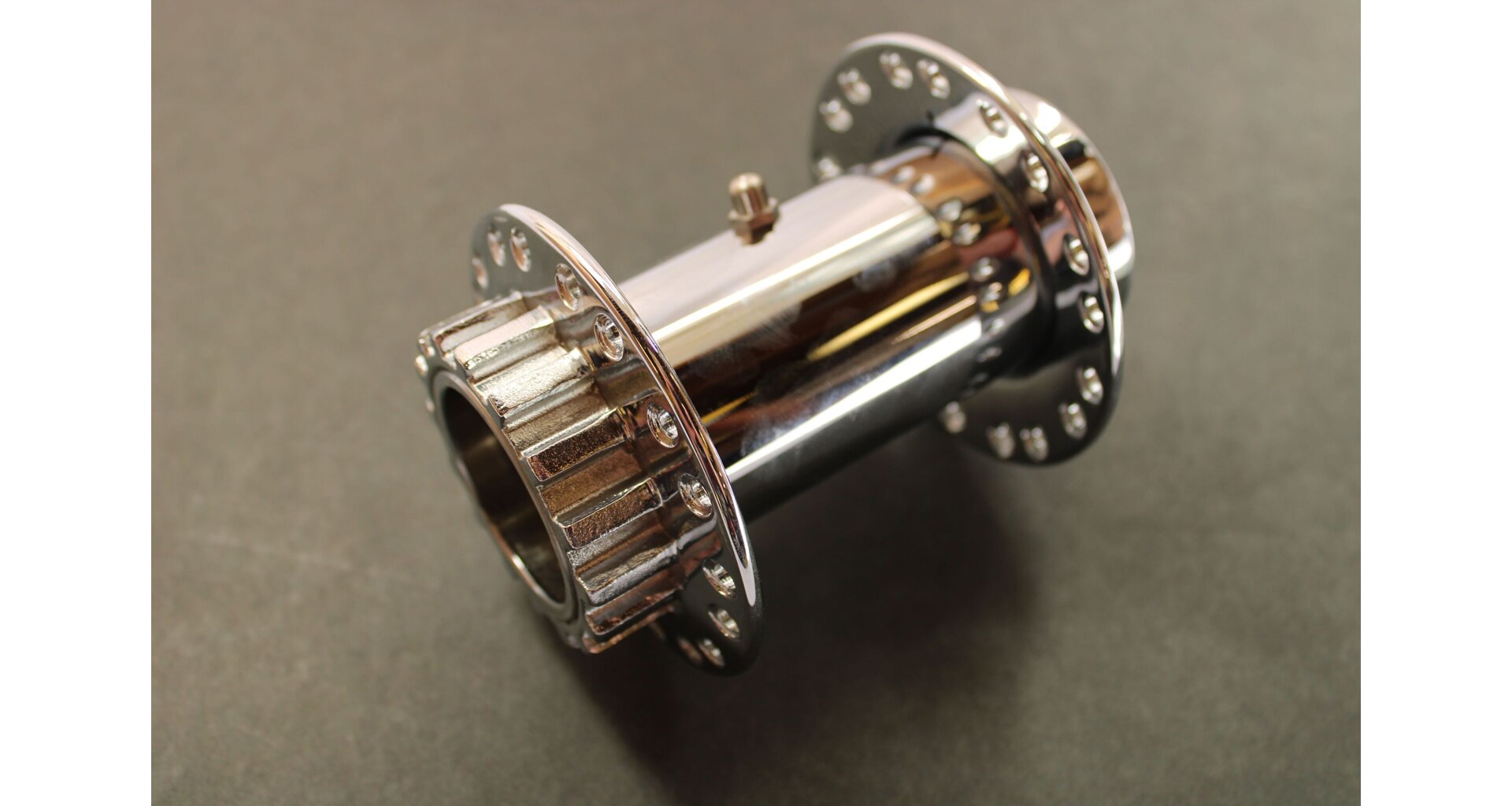 Jawa Pérák wheel hub complete, chrome, communist type